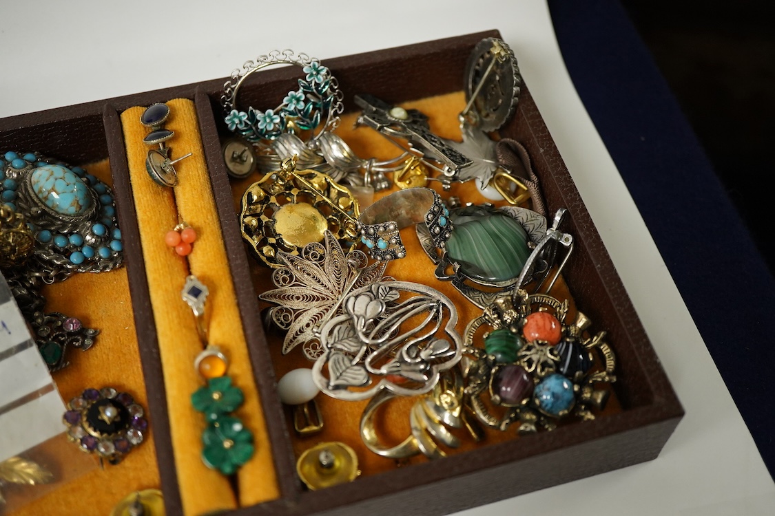 A jewellery box and contents to include an 18ct and plat. single stone sapphire and one (ex two) stone diamond ring, silver and costume jewellery..